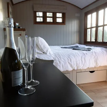 Alpehytte Luxury, Rural Shepherds Hut With Hot Tub Nr Bath *