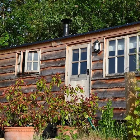 Luxury, Rural Shepherds Hut With Hot Tub Nr Bath
