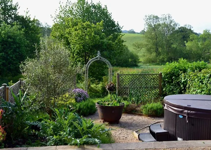 Luxury, Rural Shepherds Hut With Hot Tub Nr Bath * בריסטול