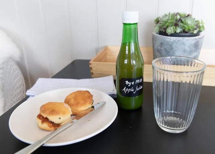 Chalet Luxury, Rural Shepherds Hut With Hot Tub Nr Bath *