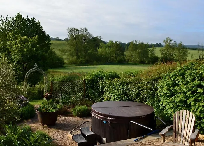 Luxury, Rural Shepherds Hut With Hot Tub Nr Bath בקתה