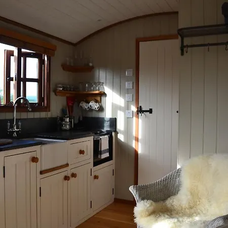 Luxury, Rural Shepherds Hut With Hot Tub Nr Bath Chalet *