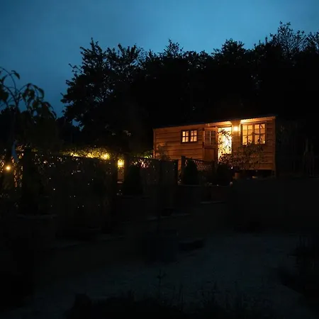 Luxury, Rural Shepherds Hut With Hot Tub Nr Bath Chalé